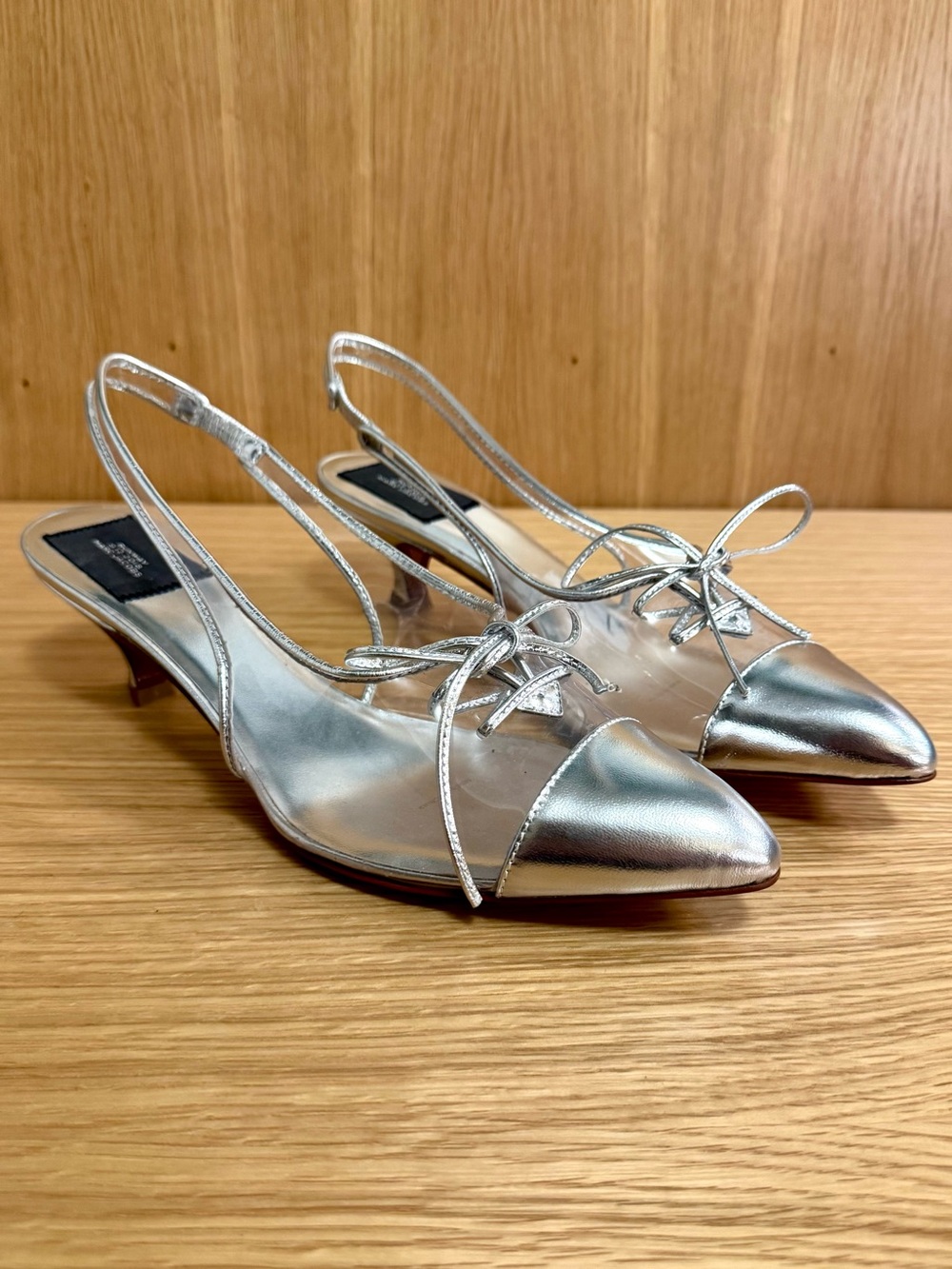 Marc Jacobs SS2019 Runway Silver Pointed Slingback Heels w/ Bow, EU 40 US 10